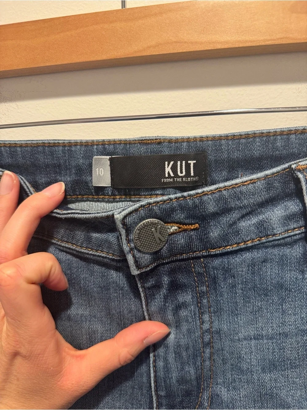 KUT FROM THE KLOTH Gidget medium wash denim shorts